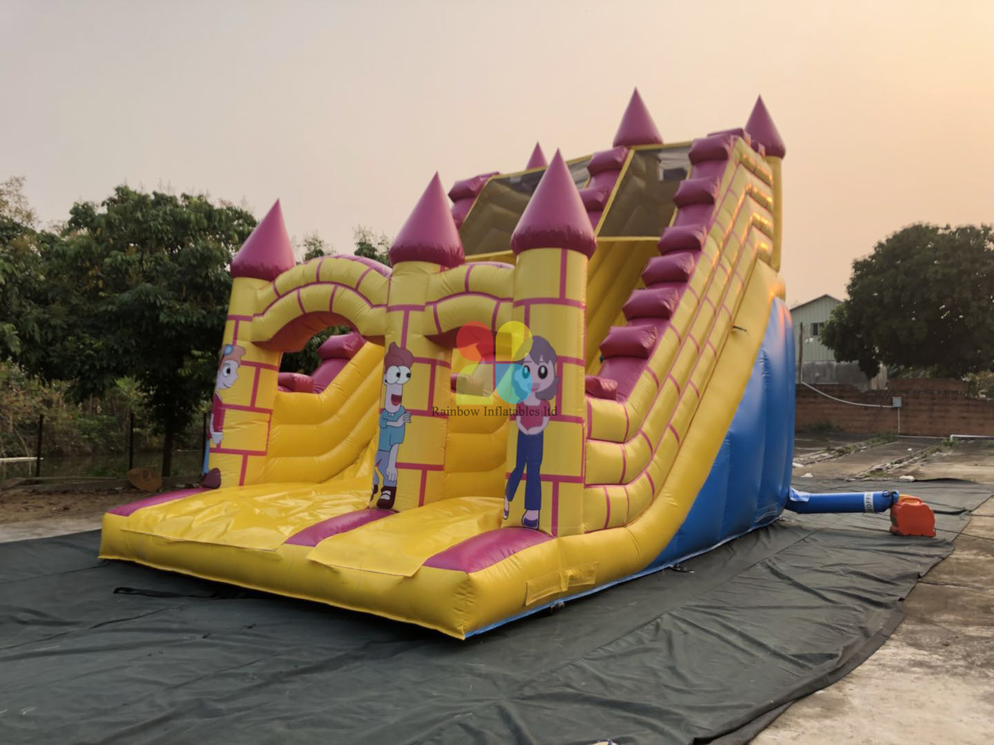Inflatables Disney Castle Slide for Outdoor And Indoor 