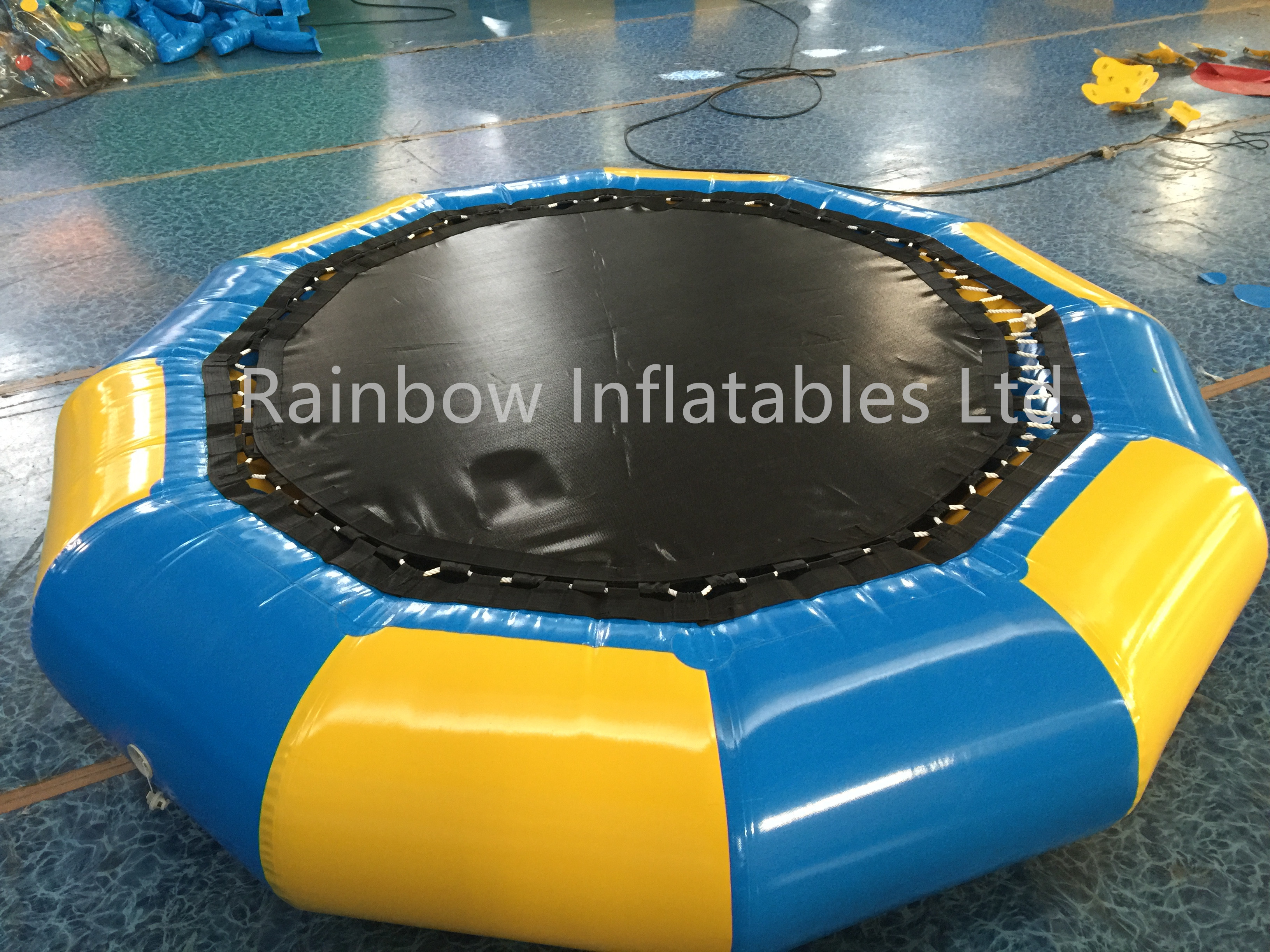 Small Outdoor Inflatable Water Trampoline Water Games for Kids And Adults
