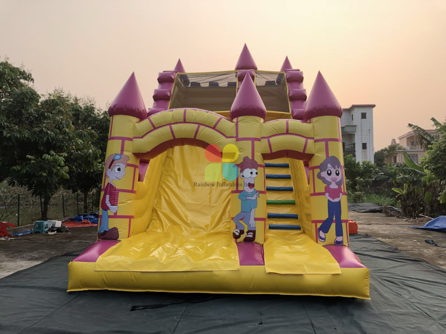 Inflatables Disney Castle Slide for Outdoor And Indoor 