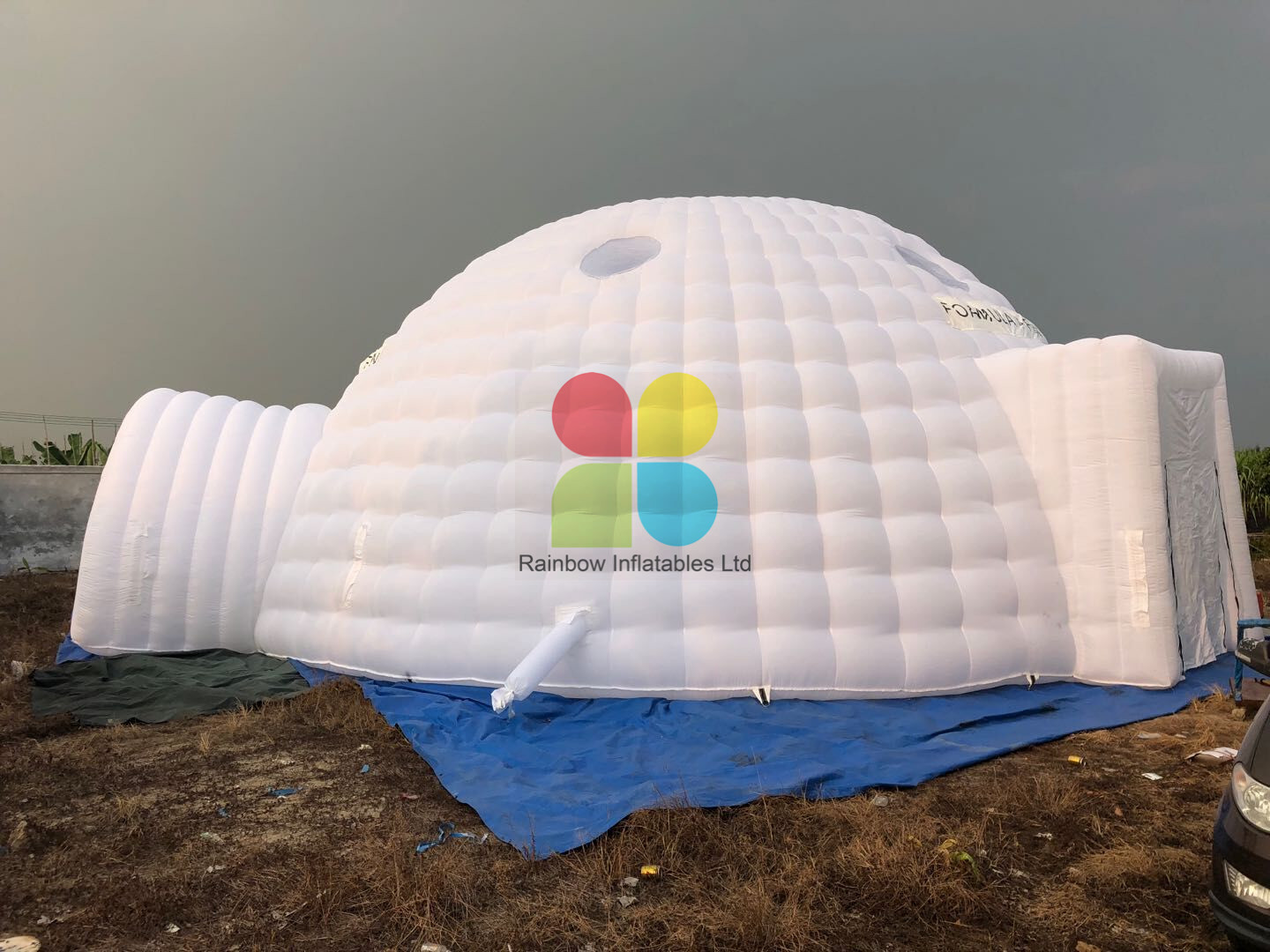 Commercial White Big Inflatable Igloo Dome tent 